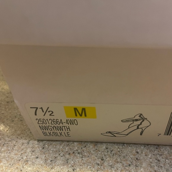 NINE WEST - STRAPPY HEEL SANDAL (Like New) - Picture 4 of 4